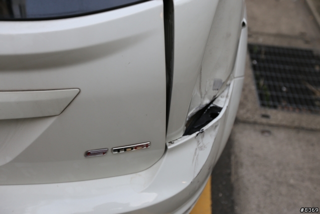 [求救] 請問汽車後葉子板撞到維修是否只能用切割的
