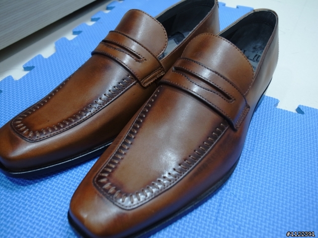 遲來的開箱 Ted Baker Selip Leather Loafers
