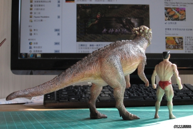 仿真動物原型製作-厚頭龍