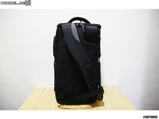 [開箱]Manfrotto Advanced 專業級系列包包中的  Tri Backpack 專業級3合1斜肩後背包 M