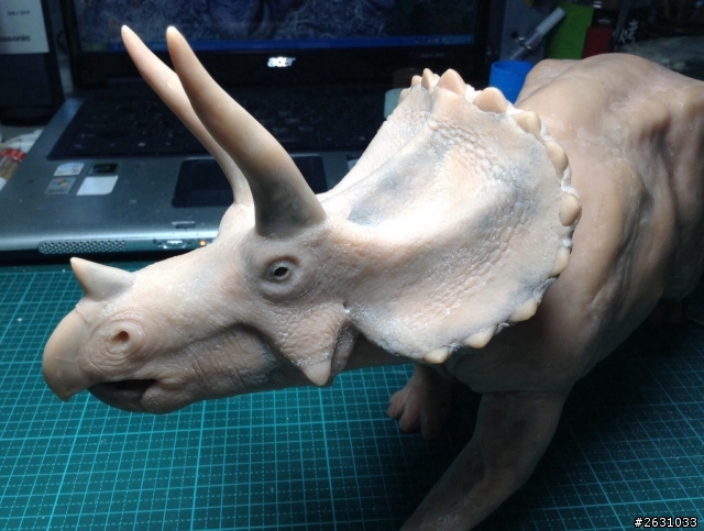 仿真動物原型製作～1/20 三角龍