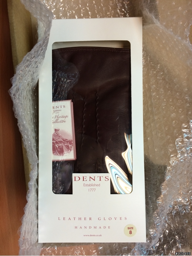 寒冷冬天的小溫暖~英國Dents皮製手套