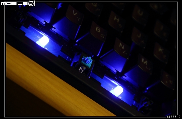 [開箱分享] Ducky Shine 3 DK9008 藍光/青軸/中文...