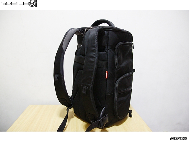 [開箱]Manfrotto Advanced 專業級系列包包中的  Tri Backpack 專業級3合1斜肩後背包 M