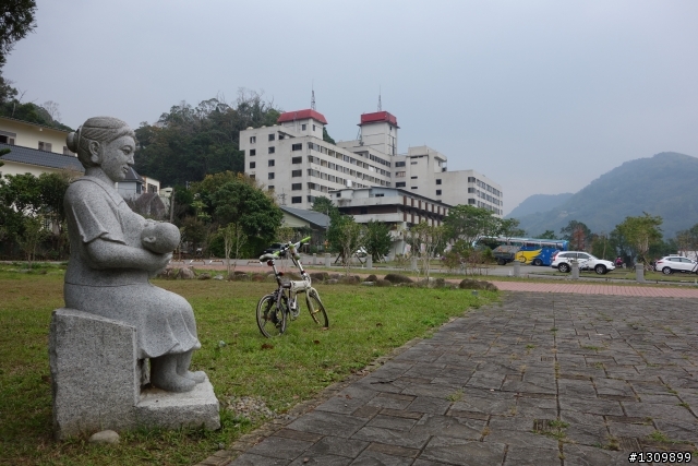 2014年首發團，Masi欣騎天之石門水庫好楓景，