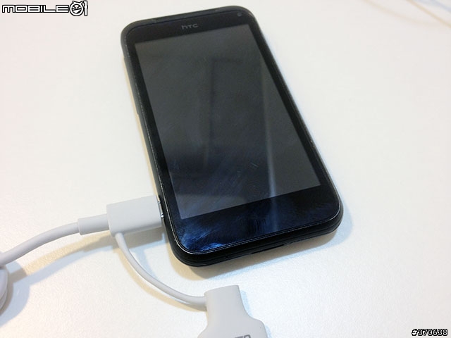 iPad Air陽春雙開箱+ozaki apple認證傳輸線