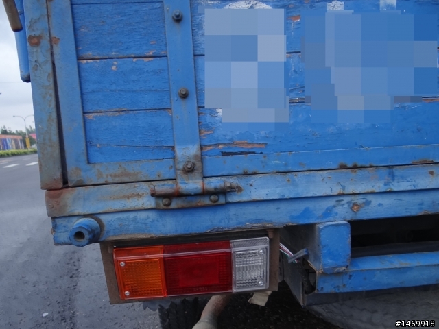機車撞上自小貨車