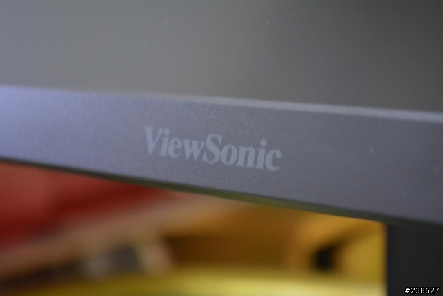 [開箱] 規格頂天的ViewSonic VP2772