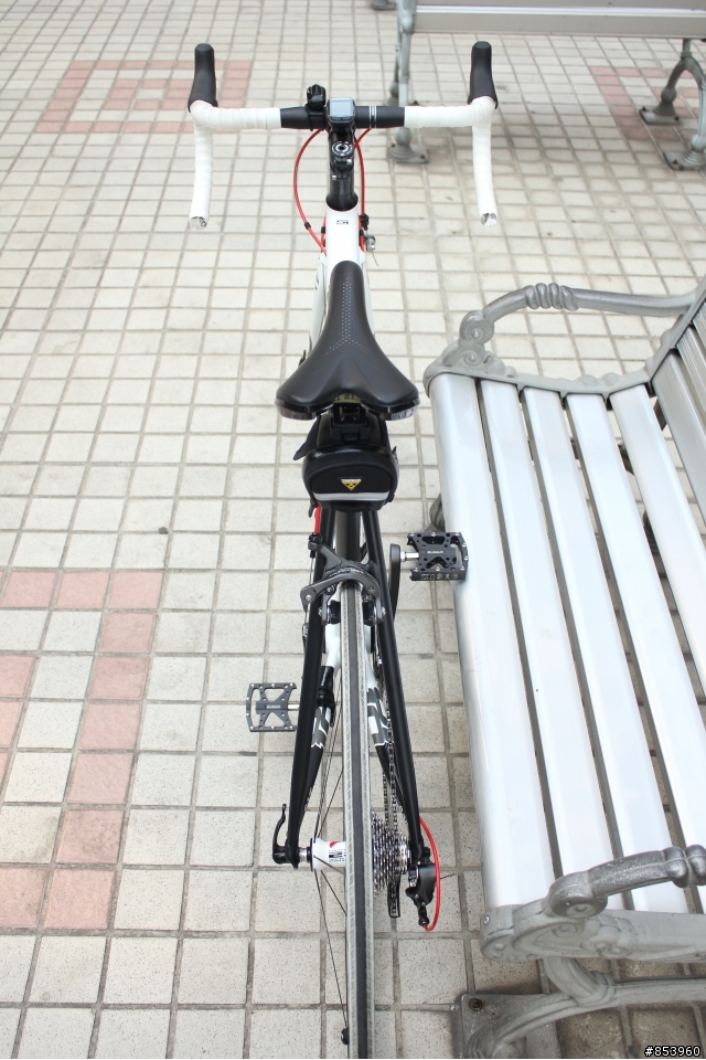 [開箱]2013 CANNONDALE CAAD 10 白/黑塗裝