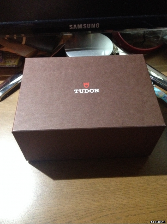 遲了快1年的40歲禮物TUDOR 79220R 開箱