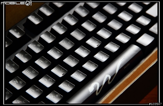 [開箱分享] Ducky Shine 3 DK9008 藍光/青軸/中文...