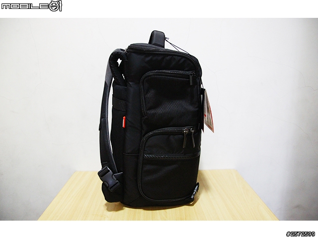 [開箱]Manfrotto Advanced 專業級系列包包中的  Tri Backpack 專業級3合1斜肩後背包 M