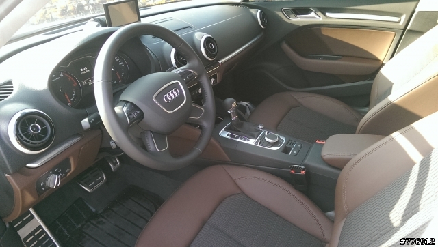 AUDI A3 1.8T雙色內裝入庫