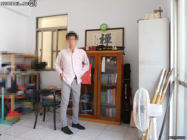 小弟試著用西裝背心配了幾件襯衫,請各位前輩評論,給些意見