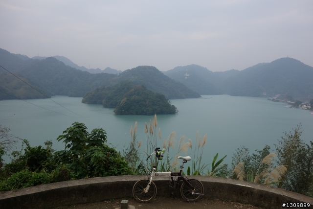 2014年首發團，Masi欣騎天之石門水庫好楓景，