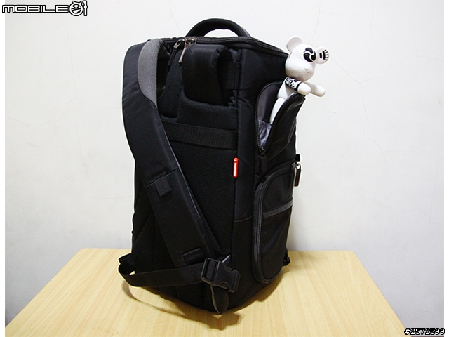 [開箱]Manfrotto Advanced 專業級系列包包中的  Tri Backpack 專業級3合1斜肩後背包 M