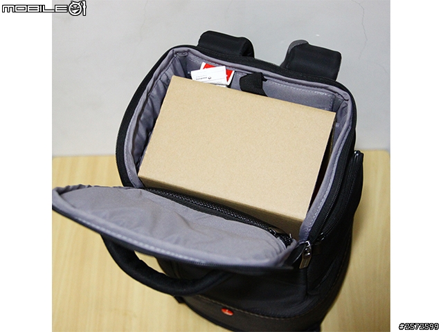 [開箱]Manfrotto Advanced 專業級系列包包中的  Tri Backpack 專業級3合1斜肩後背包 M