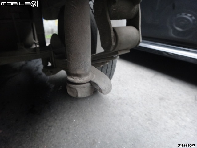 發財車備胎噴掉....