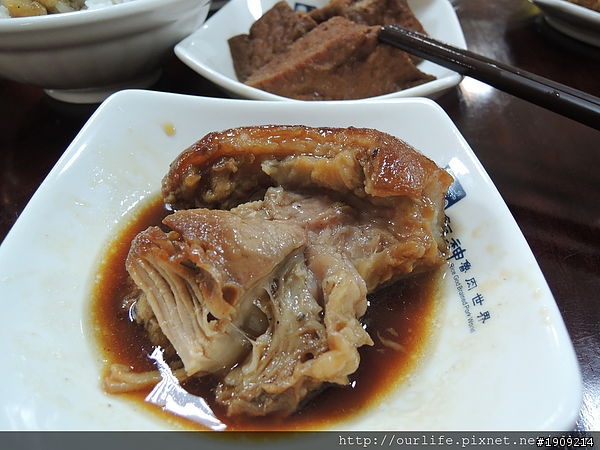 台中北區．價平味美的古早五香爌肉飯