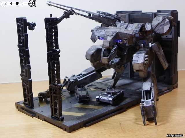 一年一次!宅魂燃燒又遲到的超花時間模型 - 1/100 Metal Gear Rex