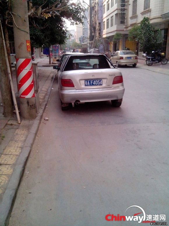 快看貨車版的citroen n7~~