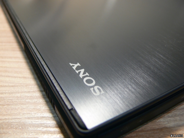 [八年半的科技進步] Sony Vaio Tap11 開箱~~