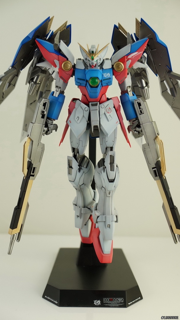 MG 飛翼0 淺色系與鮮豔配色