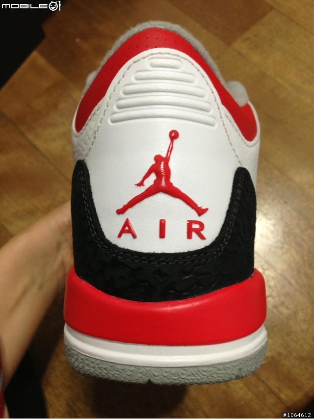 請幫忙看jordan 3 AJ3的真假