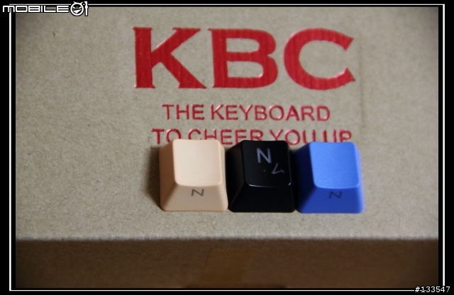 i KBC PBT 鍵帽 (重彩 6色 側刻 綠色方向鍵、混彩 6色 側刻 藍色方向鍵)