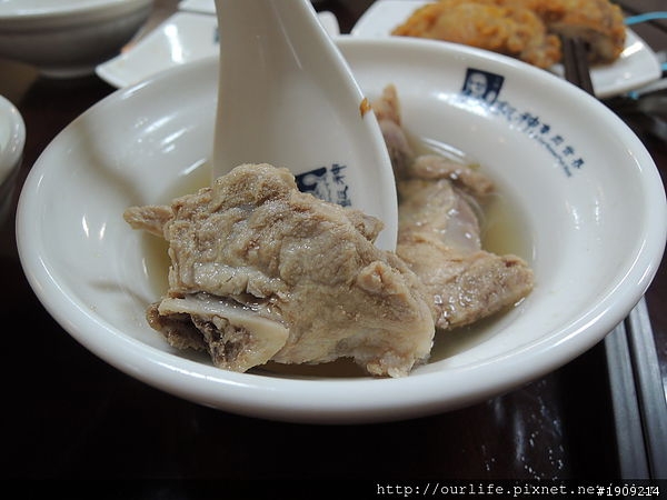 台中北區．價平味美的古早五香爌肉飯