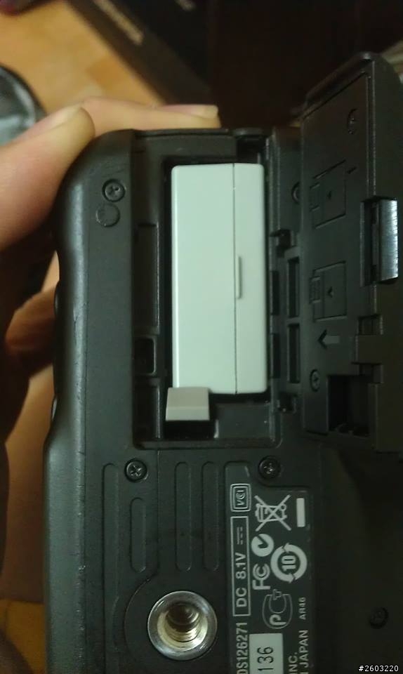 CANON副廠電池比原廠小了0.1號是正常的嗎?