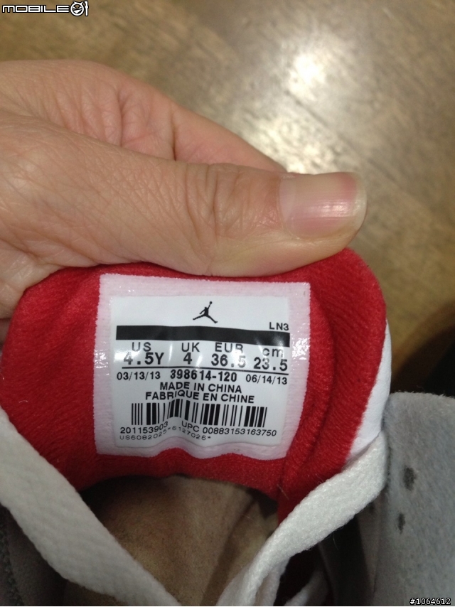 請幫忙看jordan 3 AJ3的真假