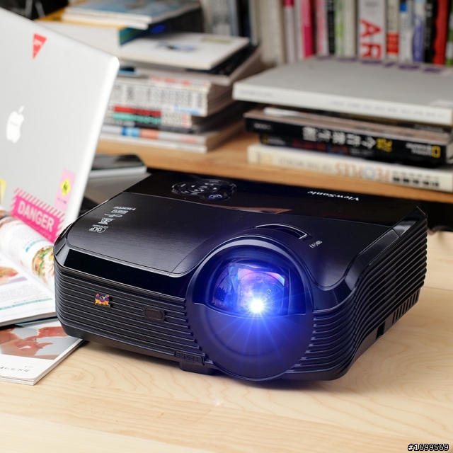 《3C見學記》ViewSonic PJD8333s有點遺憾小開箱