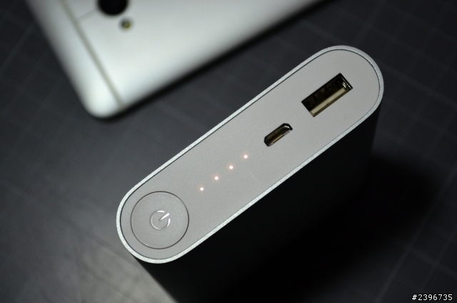 小米行動電源開箱！金屬質感！超讚～