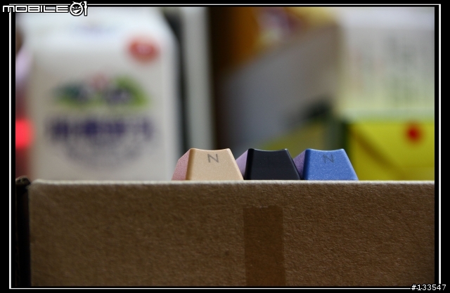 i KBC PBT 鍵帽 (重彩 6色 側刻 綠色方向鍵、混彩 6色 側刻 藍色方向鍵)