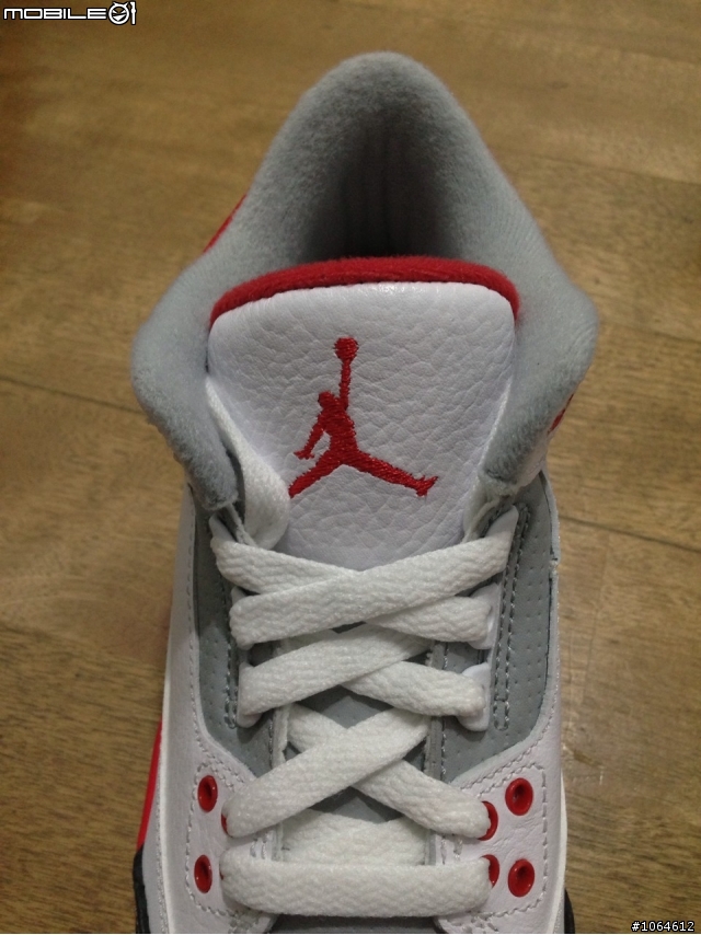 請幫忙看jordan 3 AJ3的真假