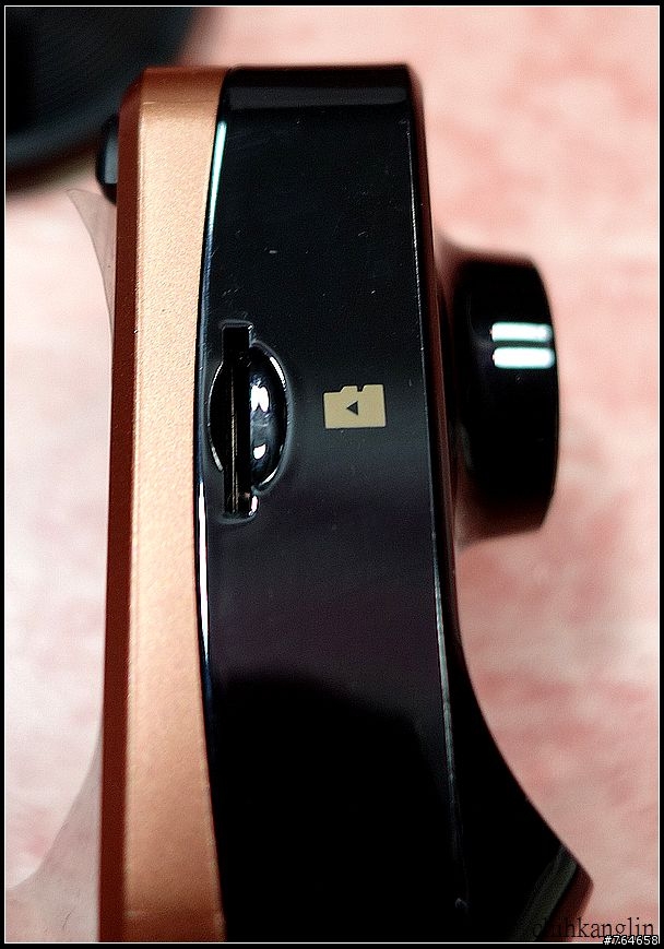 開箱 大通 DV-2100行車記錄器