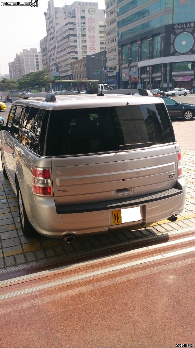 有人知道這台是甚麼車阿??