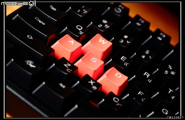 i KBC PBT 鍵帽 (重彩 6色 側刻 綠色方向鍵、混彩 6色 側刻 藍色方向鍵)