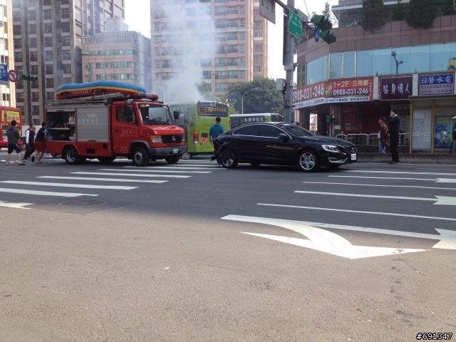 發生在重慶北路二段與涼州街的車禍