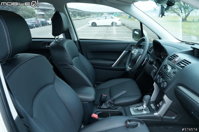 小小的開箱紀念~2014 forester 2.0 i  elegant(2/22增加內裝圖片)