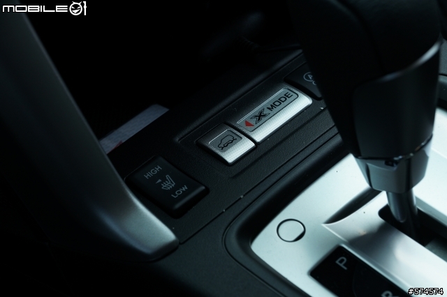 小小的開箱紀念~2014 forester 2.0 i  elegant(2/22增加內裝圖片)