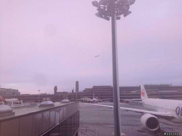 質疑復興航空為了節省飯店費用讓旅客滯留候機室 日本成田機場180人 受困現場live