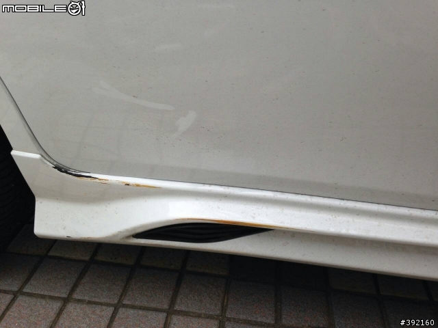 [求助] 14式Tiida SR空力套件---因為失誤造成損傷  好難過