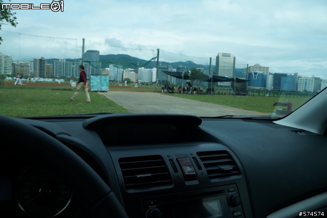 小小的開箱紀念~2014 forester 2.0 i  elegant(2/22增加內裝圖片)
