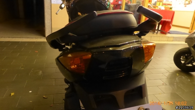 車燈殼燻黑的目的?