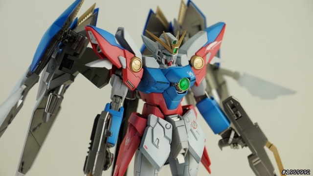 MG 飛翼0 淺色系與鮮豔配色