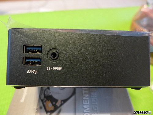 [簡單開箱] 敗入與我家玄鳳粉圓一樣大小的微型電腦－技嘉Brix I3 HasWell 準系統