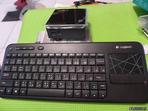 [簡單開箱] 敗入與我家玄鳳粉圓一樣大小的微型電腦－技嘉Brix I3 HasWell 準系統