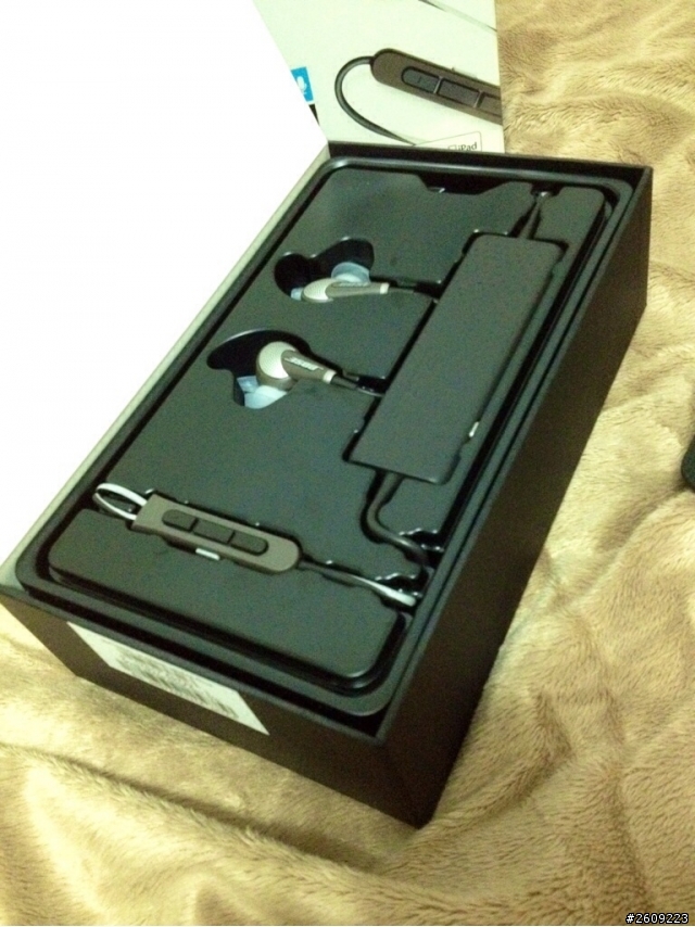 BOSE QC20i 開箱